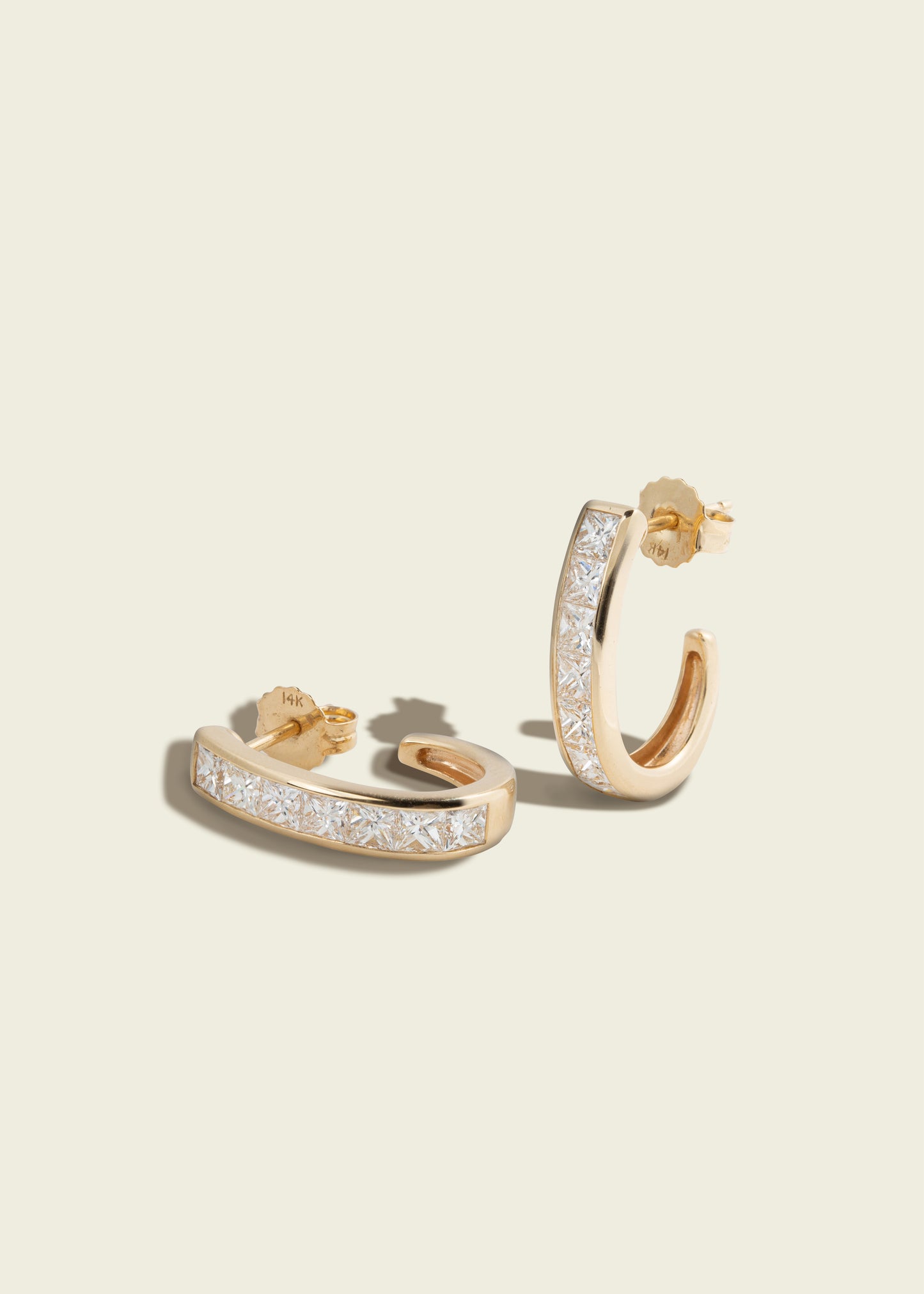 Carré Cut Half Hoop