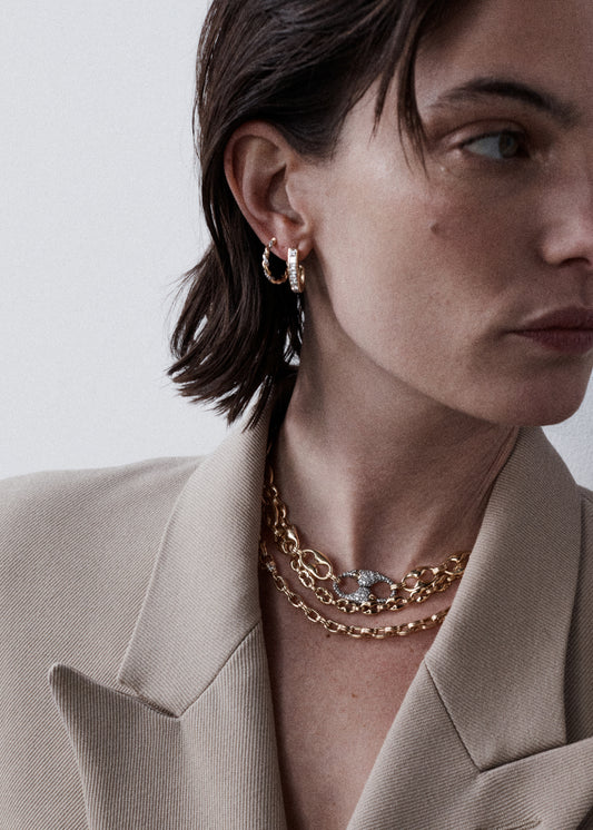 Carré Cut Half Hoop