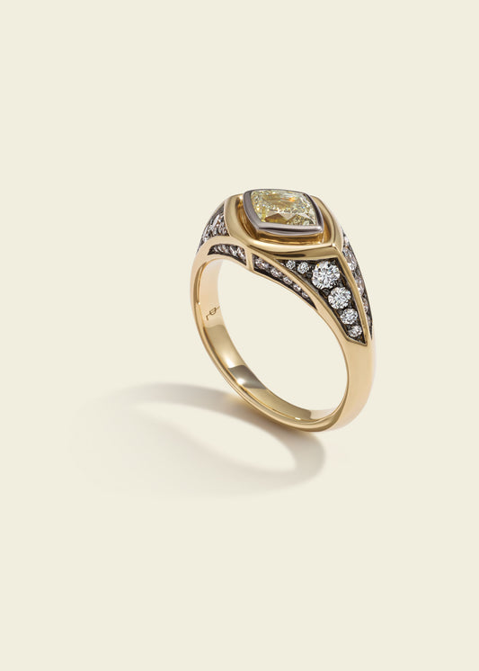 LOZENGE DIAMOND ORIGIN PINKY RING